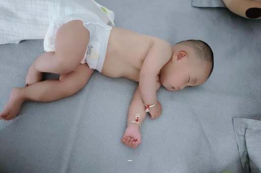 黔西给宝宝添加辅食